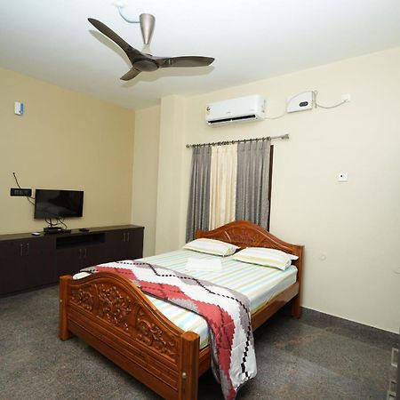 Goutham Residency Hotel Kadalur Exterior photo