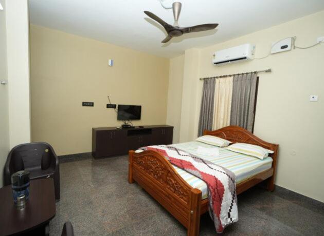 Goutham Residency Hotel Kadalur Exterior photo