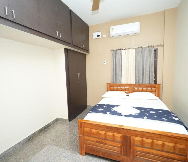 Goutham Residency Hotel Kadalur Exterior photo