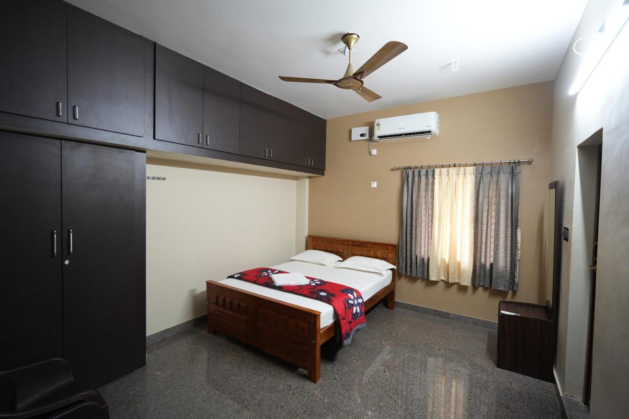 Goutham Residency Hotel Kadalur Exterior photo