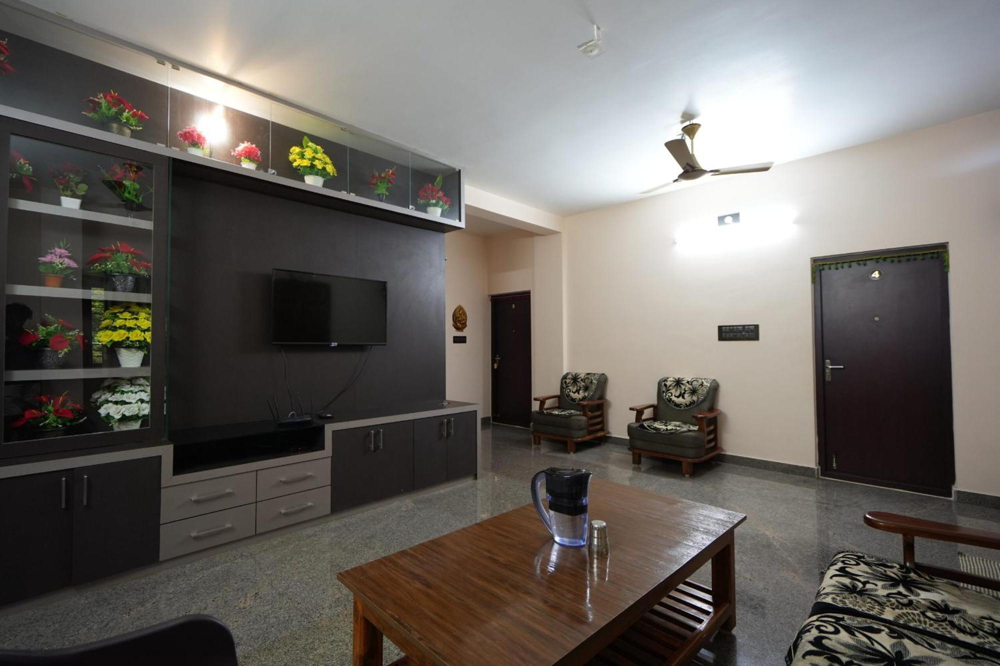 Goutham Residency Hotel Kadalur Exterior photo